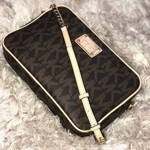 MICHAEL KORS JET SET CROSSBODY